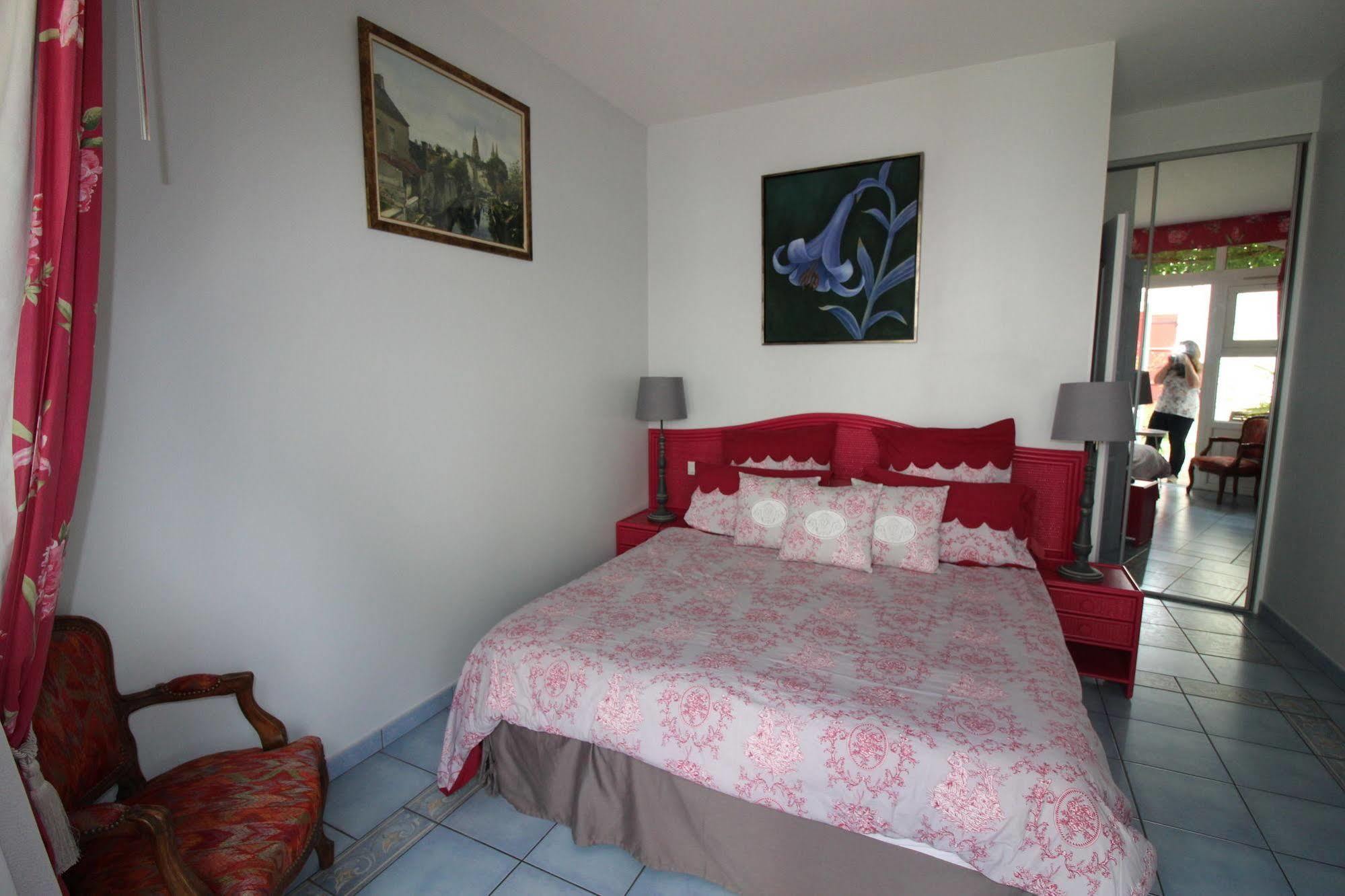 Aggarthi Bed And Breakfast Bayeux Exterior photo